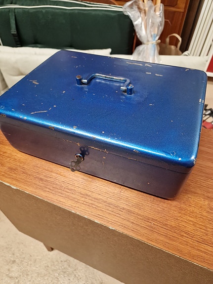 Product image 1 of 2