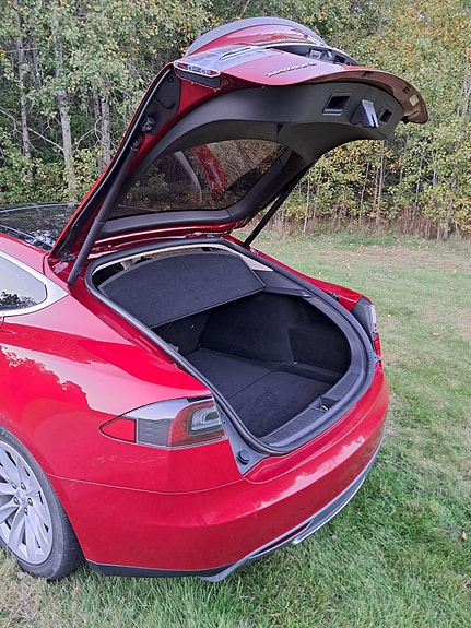 Tesla Model S 8 of 15