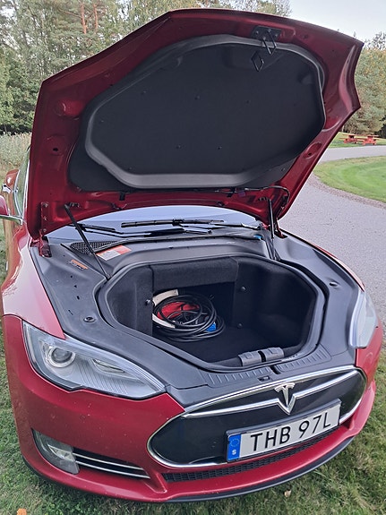 Tesla Model S 7 of 15