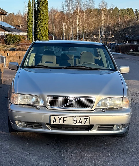 Volvo S70 2 of 7