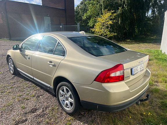 Volvo S80 3 of 4