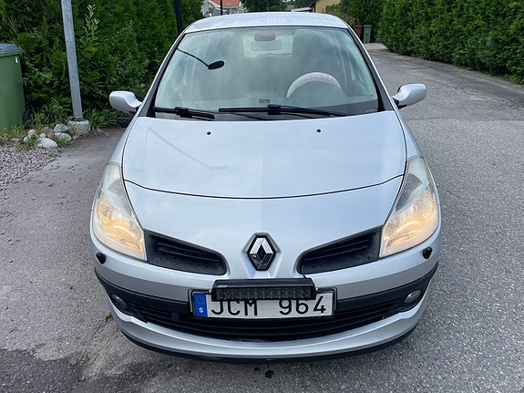 Renault Clio 3 of 8