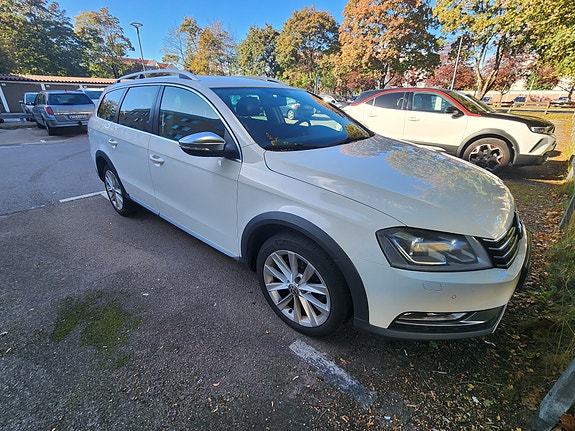 Volkswagen Passat Alltrack 8 of 10