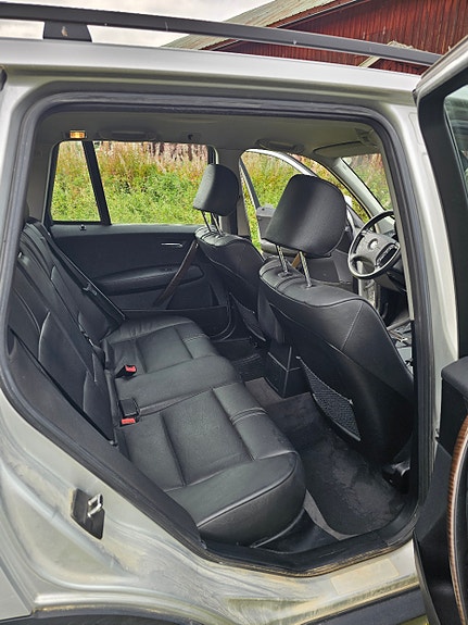BMW X3 7 of 9