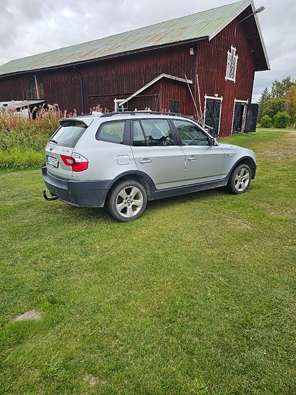 BMW X3 3 of 9