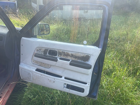 Nissan NP300 5 of 30