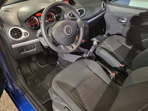 Renault Clio 3 of 8