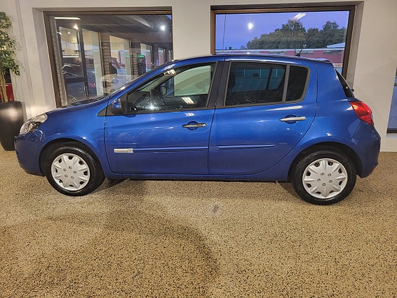 Renault Clio 7 of 8