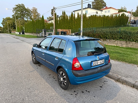 Renault Clio 12 of 15