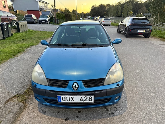 Renault Clio 9 of 15