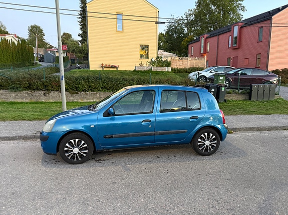 Renault Clio 10 of 15
