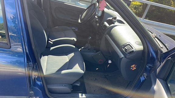 Renault Clio 6 of 9