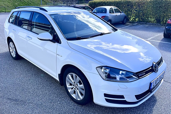 Volkswagen Golf VII 2 of 6