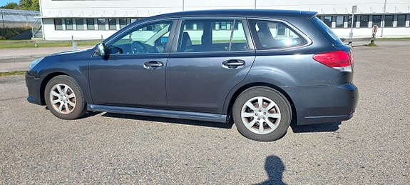 Subaru Legacy 9 of 10
