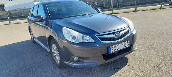 Subaru Legacy 5 of 10