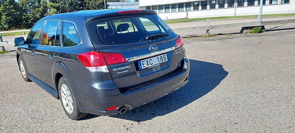 Subaru Legacy 8 of 10