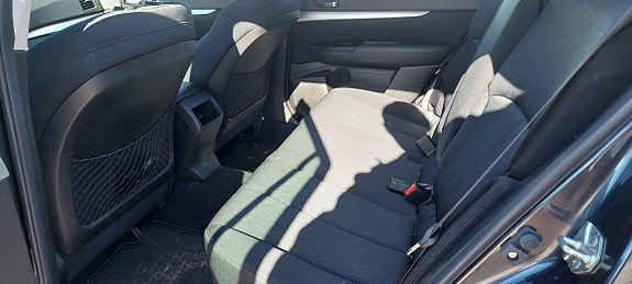 Subaru Legacy 3 of 10