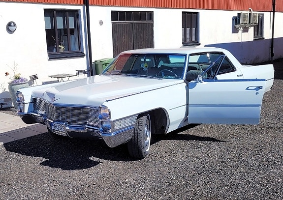 Cadillac Hardtop 3 of 5