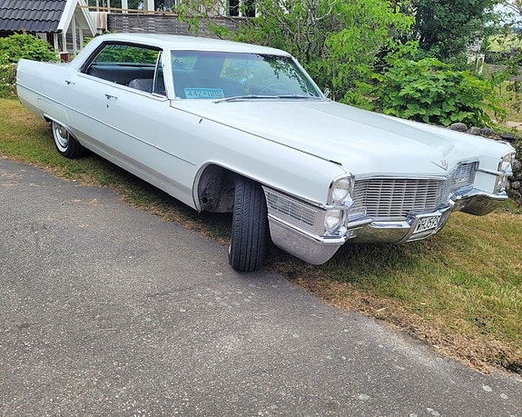 Cadillac Hardtop 4 of 5