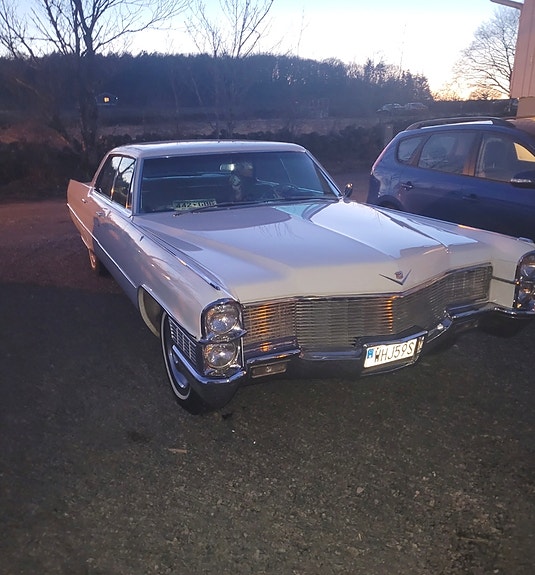 Cadillac Hardtop 5 of 5