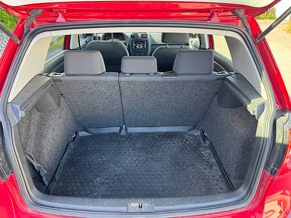 Volkswagen Golf V 6 of 17