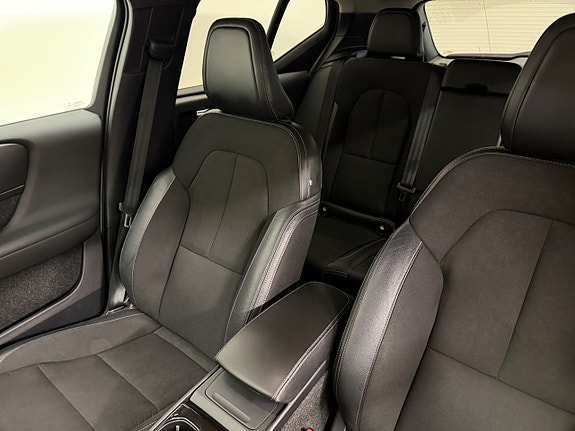 Volvo XC40 15 of 18