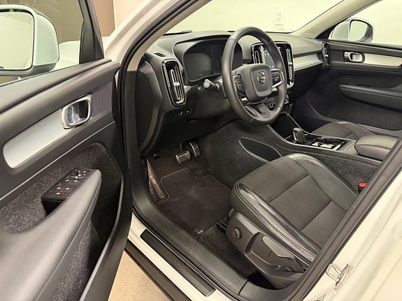 Volvo XC40 8 of 18