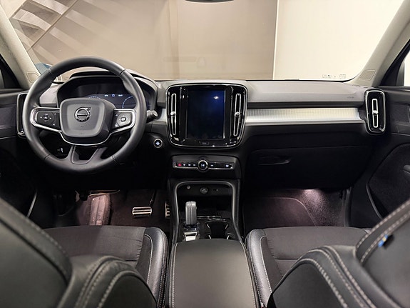 Volvo XC40 10 of 18