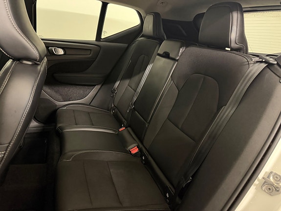 Volvo XC40 14 of 18