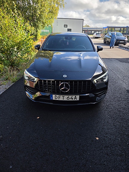 Mercedes-Benz CLA200 3 of 4