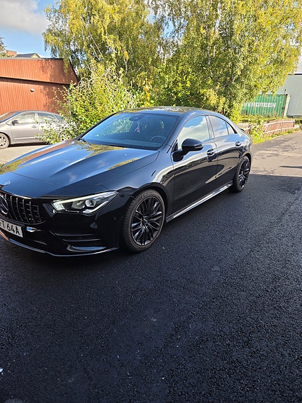 Mercedes-Benz CLA200 2 of 4