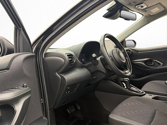 Toyota Yaris 9 of 30
