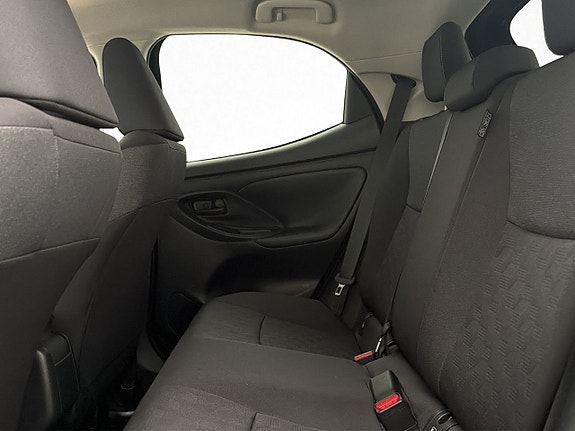 Toyota Yaris 25 of 30