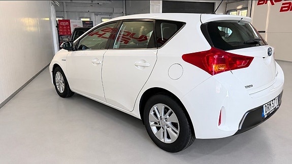Toyota Auris 6 of 12