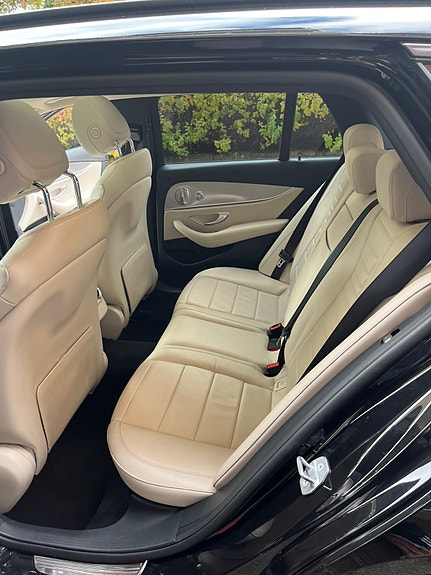 Mercedes-Benz E350 3 of 8
