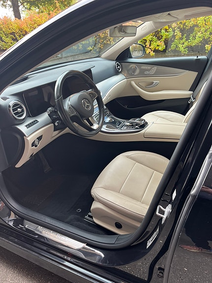 Mercedes-Benz E350 2 of 8