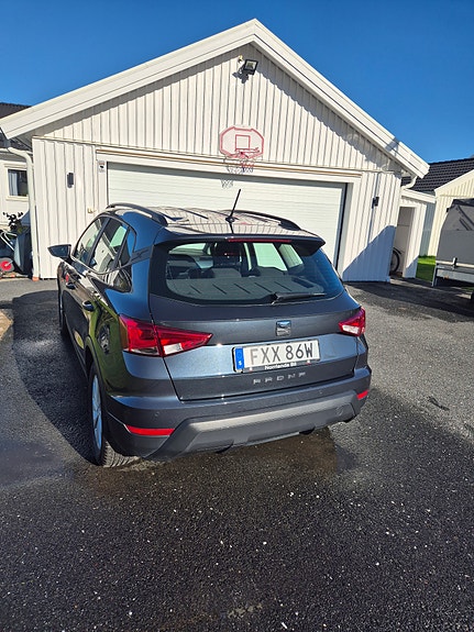Seat Arona 3 of 12
