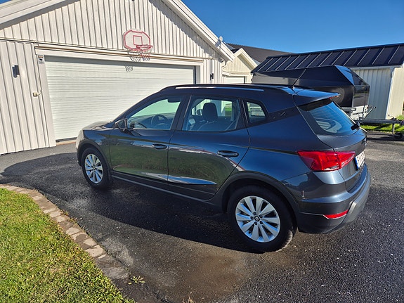 Seat Arona 4 of 12