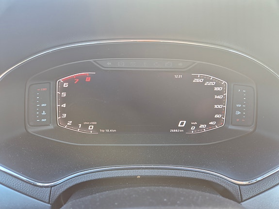 Seat Arona 8 of 12