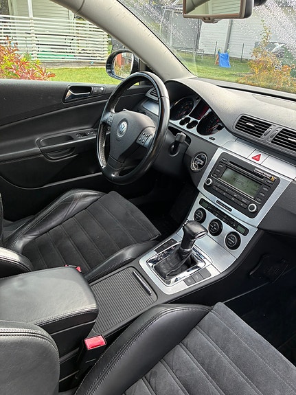 Volkswagen Passat 10 of 19