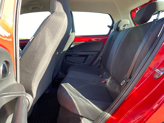 Volkswagen UP! 13 of 17