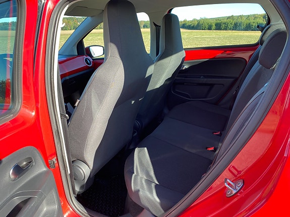 Volkswagen UP! 12 of 17