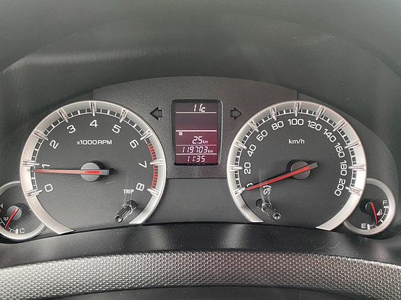 Suzuki Swift 16 of 17