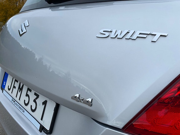 Suzuki Swift 3 of 17