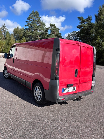 Opel Vivaro 2 of 8