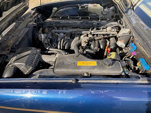 Jaguar XJ40 3 of 5