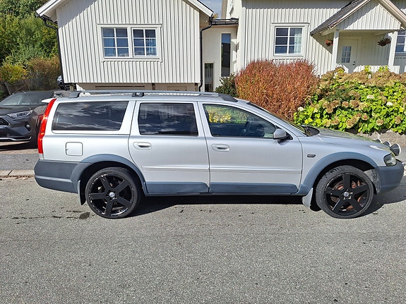 Volvo XC70 4 of 5