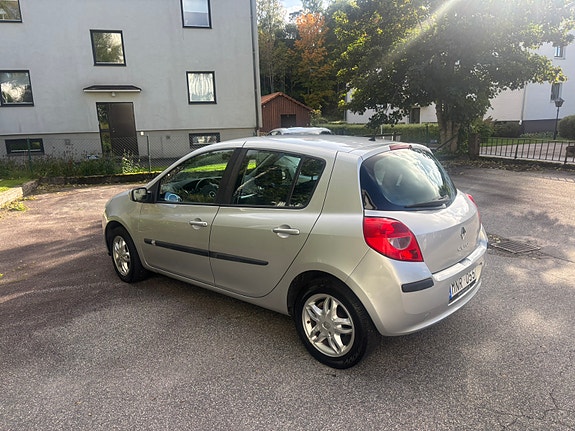 Renault Clio 3 of 7
