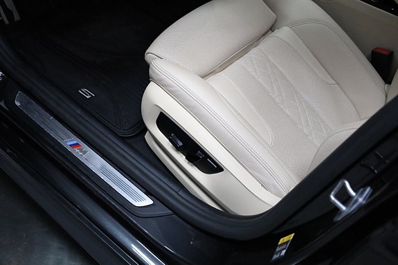 BMW 530e 12 of 27