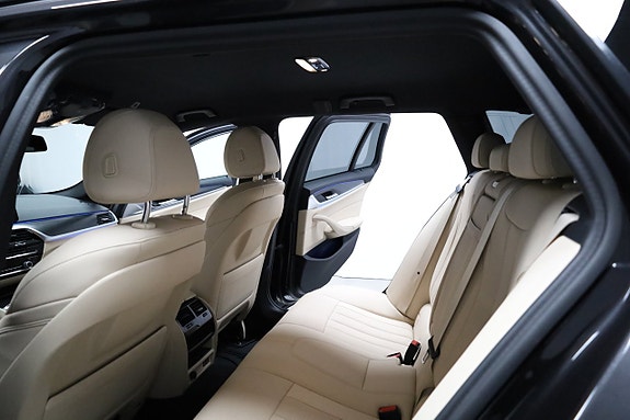 BMW 530e 16 of 27